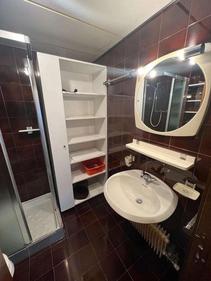 Residenza Albare Aparthotel Marilleva Ngoại thất bức ảnh