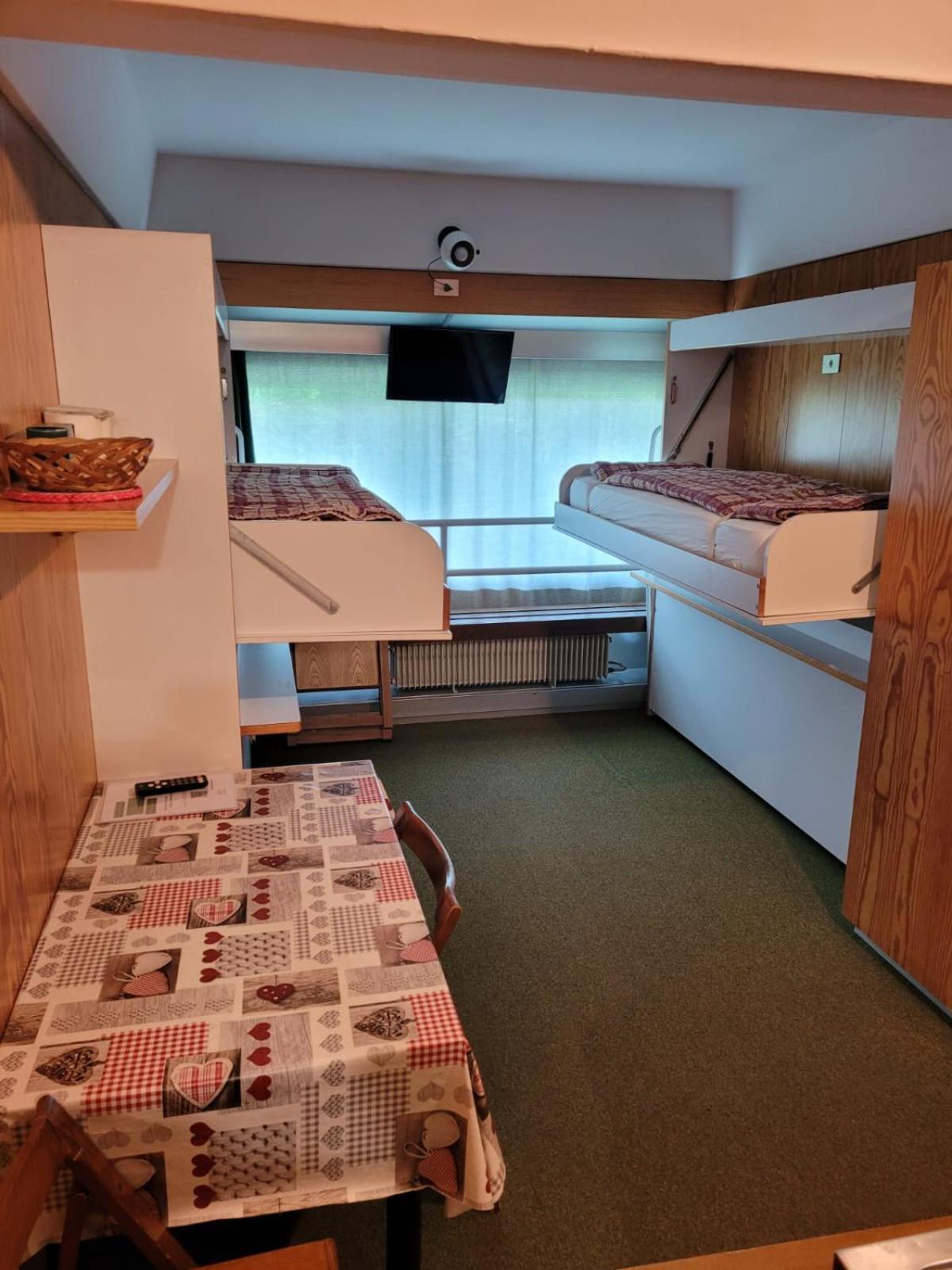 Residenza Albare Aparthotel Marilleva Ngoại thất bức ảnh